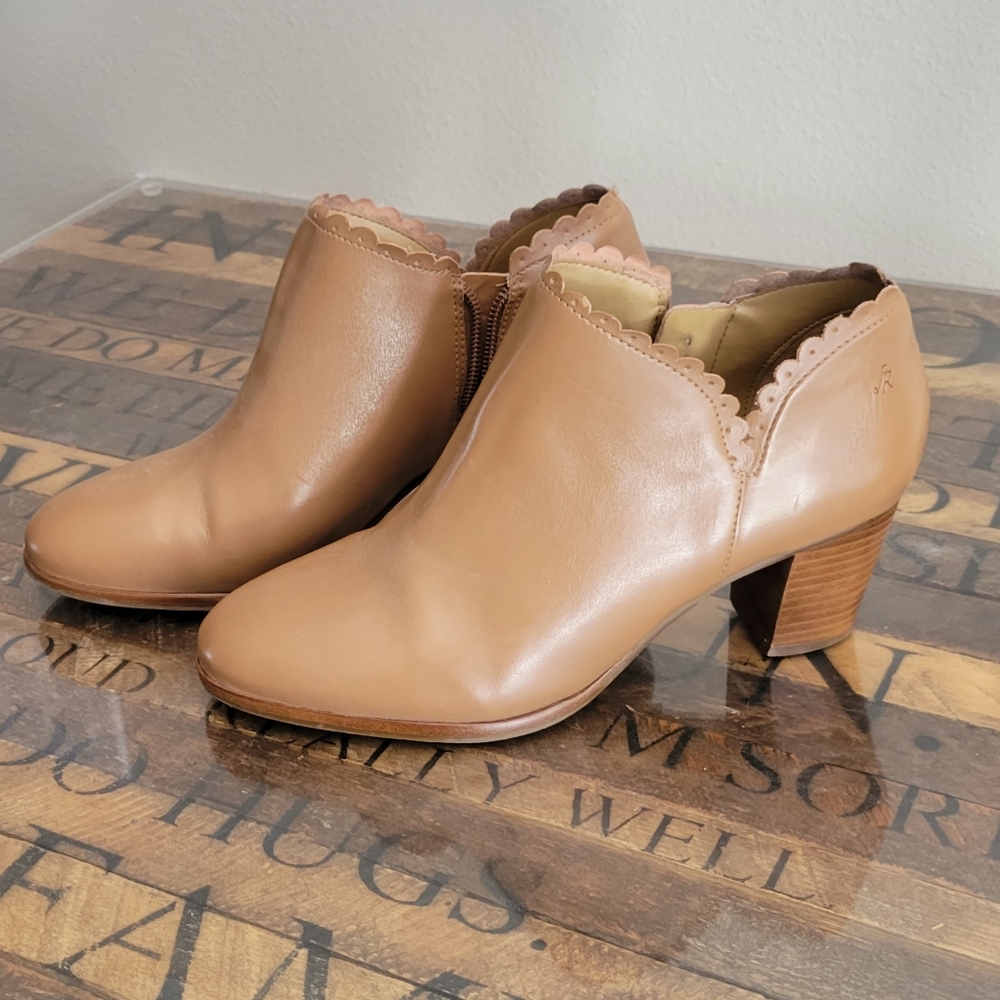 JACK ROGERS boots. Worn once. Size 7M.